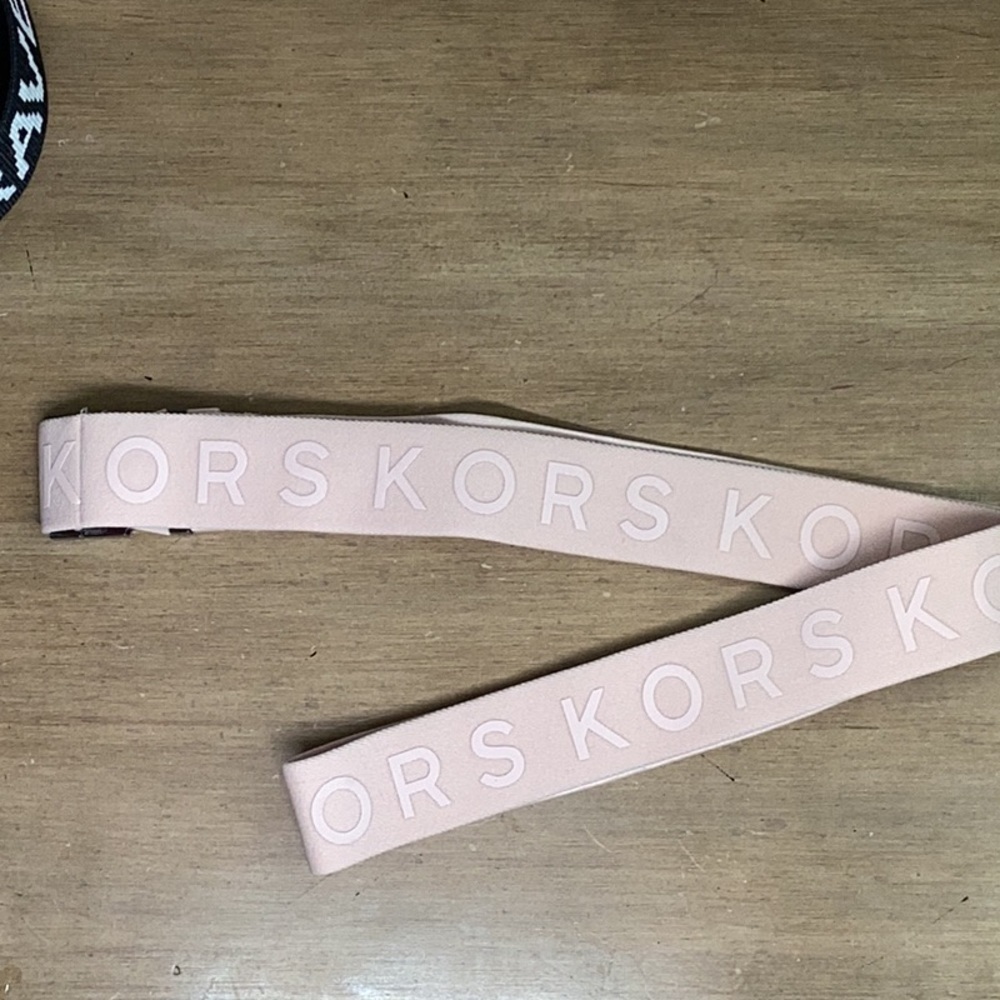Michael Kors Light Pink Luggage Belt with Gunmetal Clasp 24”x30” with AAA one - Picture 3 of 4